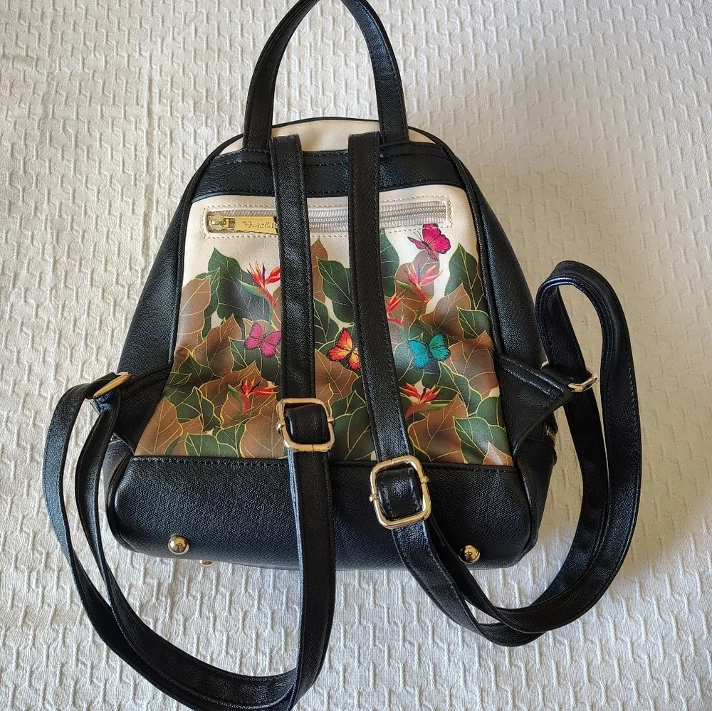 Frida Kahlo Cartoon Black Backpack.